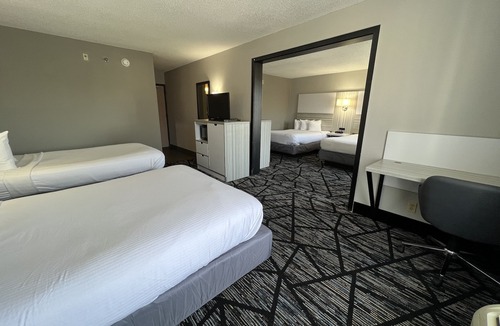 Orange Prairie Hotel | Baymont by Wyndham Peoria