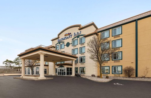 Rockford Hotel | Baymont by Wyndham Rockford