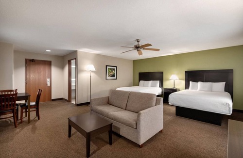 Rockford Hotel | Baymont by Wyndham Rockford