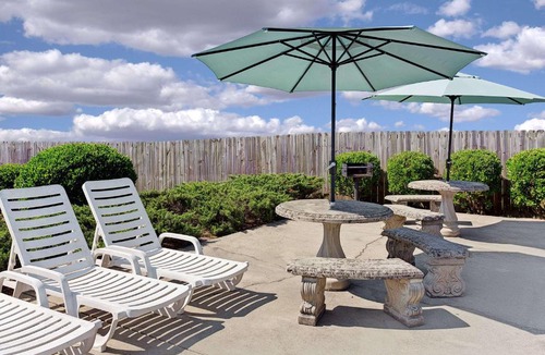 Sanford Hotel | Baymont by Wyndham Sanford