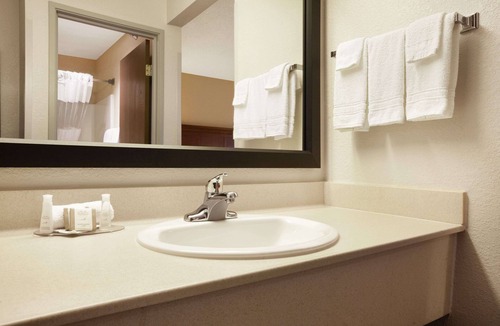 Sioux Falls Hotel | Baymont by Wyndham Sioux Falls