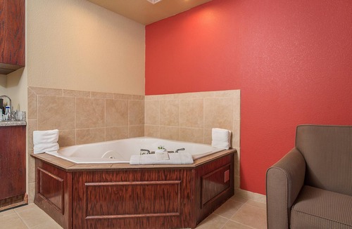 Sturgis Hotel | Baymont Inn and Suites by Wyndham Sturgis