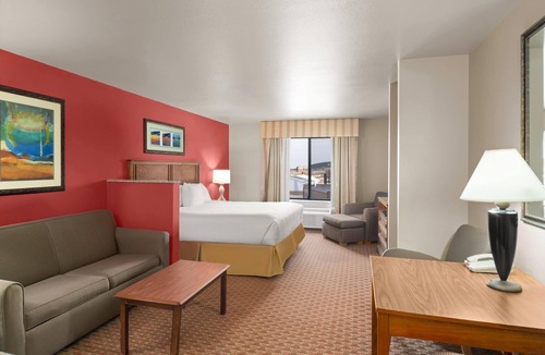 Sturgis Hotel | Baymont Inn and Suites by Wyndham Sturgis
