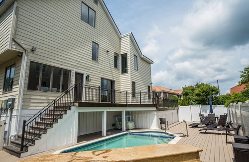 Margate City House | Bayside Dream home with outdoor oasis (Family & Pet Friendly)