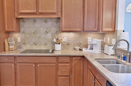 The Commons House | Bayside Resort New Listing/New Owners: 3 BR, 2.5 Baths Townhouse End Unit
