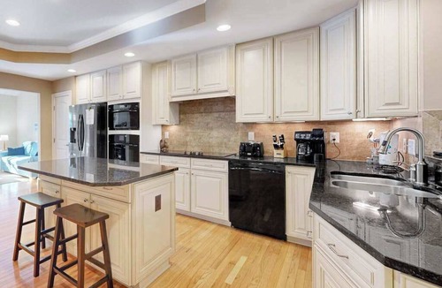The Commons House | Bayside Resort retreat with grill, central AC, & paid-access pools & hot tub
