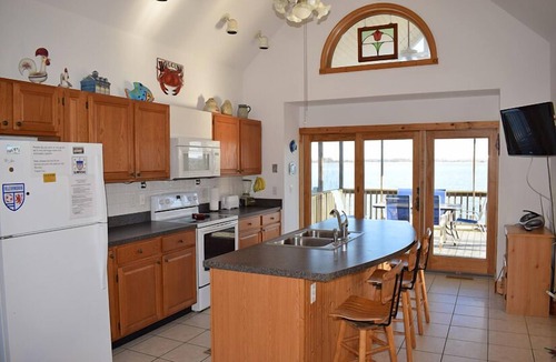 Deep Hole House | Baywatch-Waterfront Home with Screened Porch & Boat Dock