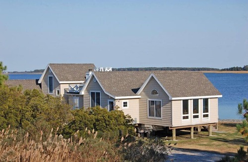 Deep Hole House | Baywatch-Waterfront Home with Screened Porch & Boat Dock