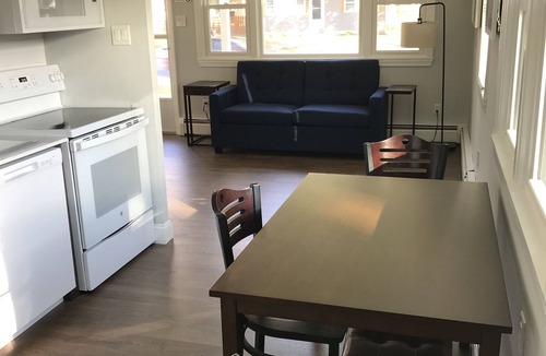 North Cape May House | Beach Bliss: 3 Roku Smart TV's, WIFI, Only Blocks From The Bay