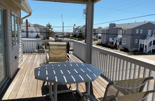 Gold Coast Condo | Beach Blk Condo 4bdrm/2 Baths O/S Shwr/2 Decks Ocean View