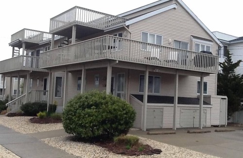 Gold Coast Condo | Beach Blk Condo 4bdrm/2 Baths O/S Shwr/2 Decks Ocean View
