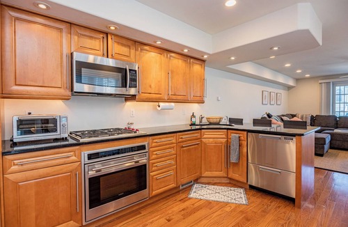 Dennisville House | Beach Block 5BR/3.5BA ~ Ocean-View Decks ~ Garage Bar ~ Sleeps 10 ~ Sea Isle