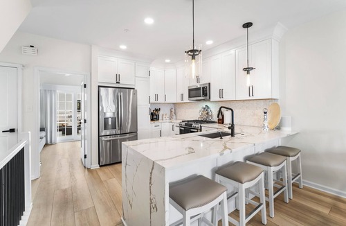 Margate City House | Beach Block Beauty! 2 blocks from beach & downtown area.