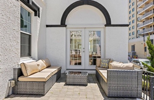 Ventnor City House | Beach Block Luxury | Sleeps 20 w/Bar Room