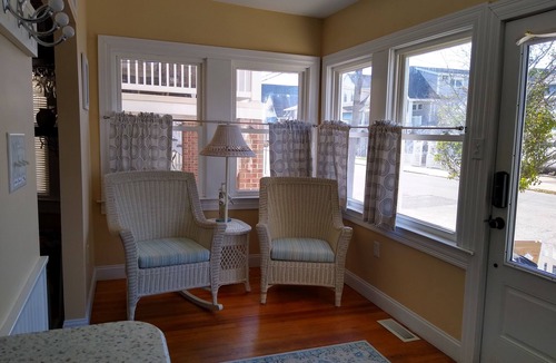North End House | Beach block, Pet Friendly, Classic & Nostalgic yet Modern features