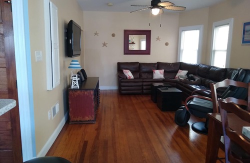North End House | Beach block, Pet Friendly, Classic & Nostalgic yet Modern features