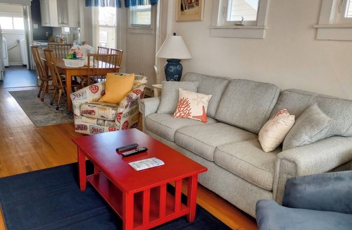 North End House | Beach Block, Pet Friendly, Big open porch, lots of added amenities