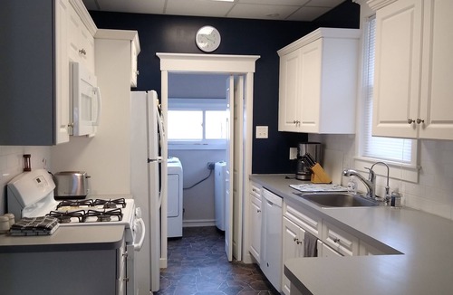 North End House | Beach Block, Pet Friendly, Big open porch, lots of added amenities