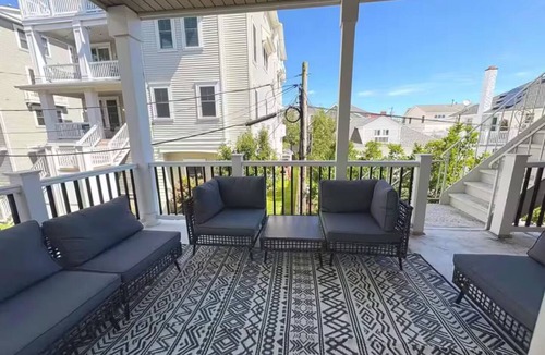North End Condo | Beach Condo –Modern 2BR/2BA w/Pool, Parking, More!