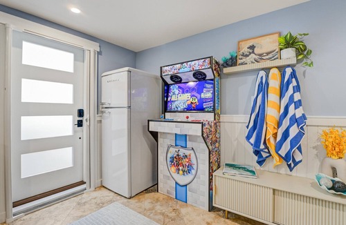 Sea Bright House | Beach Daze|Beachfront Bungalow+HotTub+Beach Access