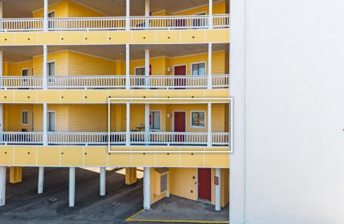North Carolina Coast House | Beach Harbour 11 at The Carolina Beach Boardwalk Villa