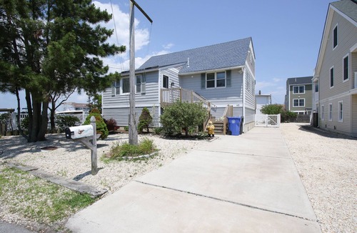 Beach Haven House | Beach Haven Getaway, Family Friendly, Spectacular Sunsets over Mordecai Island.