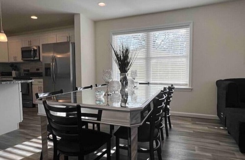 Town Bank House | Beach House CapeMay LINENS INCLUDED 1 block&a short 5min walk to Beach Sleeps 19