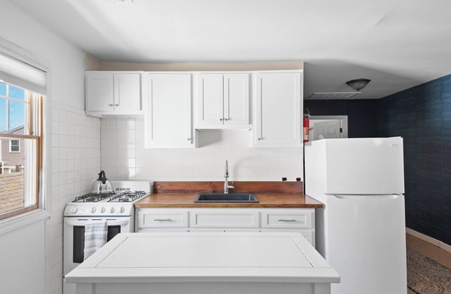 Seaside Heights Apartment | BEACH LOCKER WITH ON BEACH W/GEAR, 4TH OF JULY WEEK AVAILABLE FAMILY COUPLES