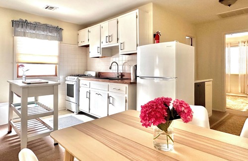 Seaside Heights Apartment | BEACH LOCKER WITH ON BEACH W/GEAR, 4TH OF JULY WEEK AVAILABLE FAMILY COUPLES