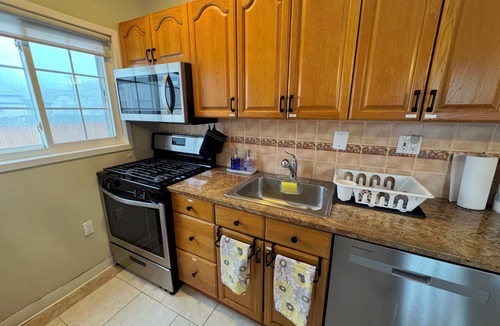 Keansburg House | Beach Mansion 1 Block to Beach Sleeps 16+ Large Groups & Family Trips