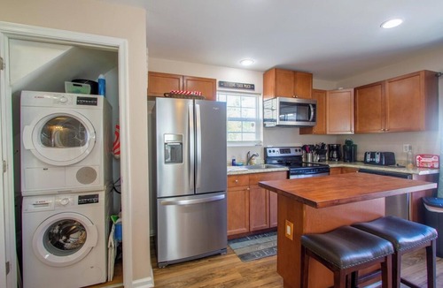 Villas House | Beach Retreat I HotTub I FirePit I Near Cape May I 7 Beach Passes I 4 Bikes