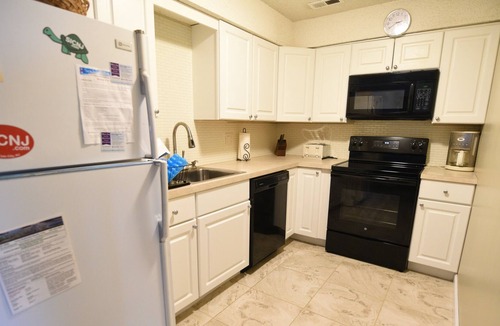 Sea Isle City Condo | Beachfront 1st Floor Condo Unit totally handicap accessible