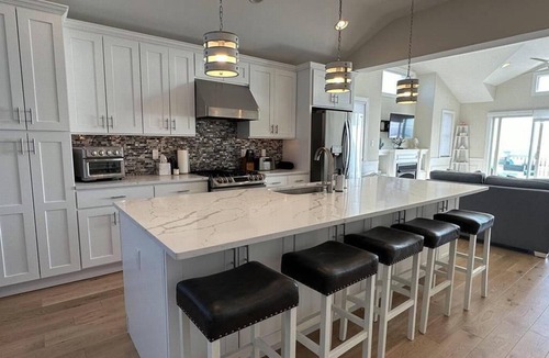 Dennisville Condo | Beachfront AND Bay Views from this 5 Bedroom Sea Isle City Home