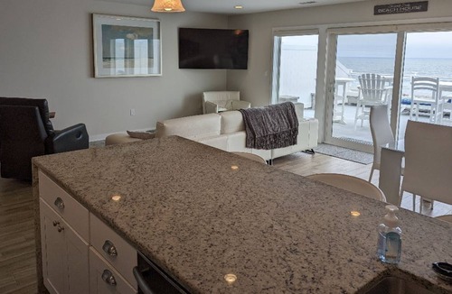 Sea Isle City Condo | Beachfront Condo! Handicap Friendly