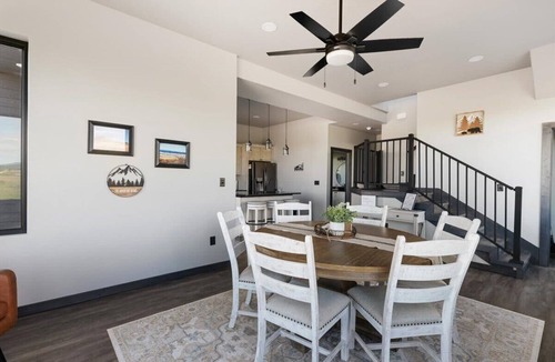 Sturgis House | Bear Butte Luxury Retreat~ Hot Tub~ 10 Mins to DT