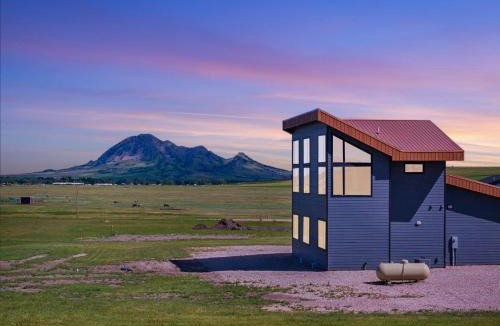 Sturgis House | Bear Butte Luxury Retreat Hot Tub Stunning Views
