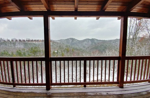 Little Creek Falls Cabin | Bear Haven