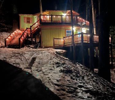 Mill Ridge House | Bear Lodge Inn - Banner Elk Peaceful & Cozy Cabin Retreat