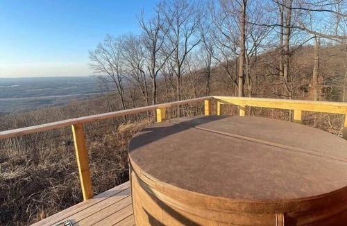 Linden House | Beau Ridge Cabin (Little Cabin with a big view)