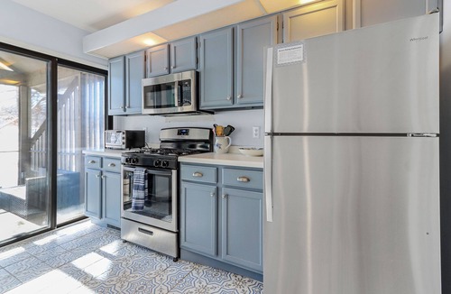 Fontana House | Beautiful Abbey Springs Gated Golf Cart Community with Beach, Pools, & Golf