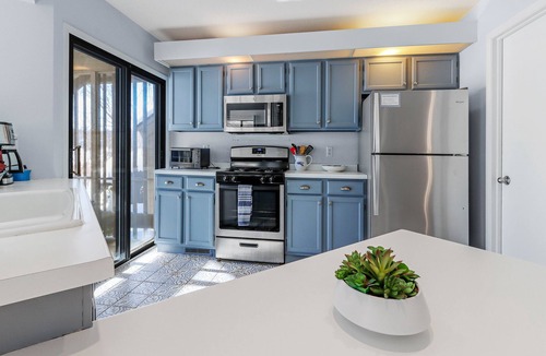 Fontana House | Beautiful Abbey Springs Gated Golf Cart Community with Beach, Pools, & Golf