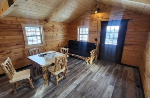 Ray County Cabin | Beautiful 1-bedroom Cabin #5 with AC overlooking swim pond