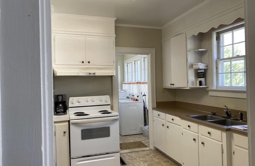 Sumter House | Beautiful 1930s brick home in historic district.