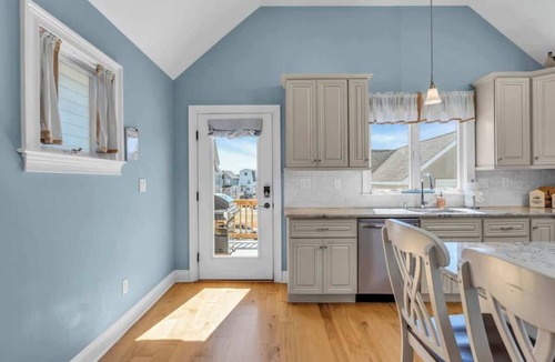 Sea Bright Condo | * Beautiful 1BR Apt at the Beach in Sea Bright *