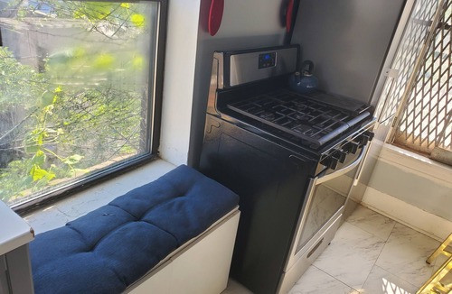 Clinton Hill Apartment | Beautiful 2-bdrm apartment in lovely Bklyn- Clinton Hills with WiFi, util. incl.