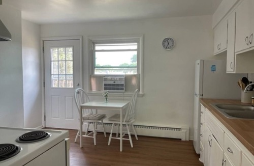 Monona Apartment | Beautiful 2-Bedroom Apartment in Madison