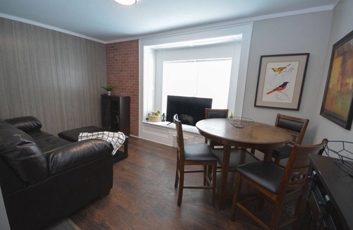 Kutzky Park House | Beautiful 2 BR apartment near Mayo Clinic Campus