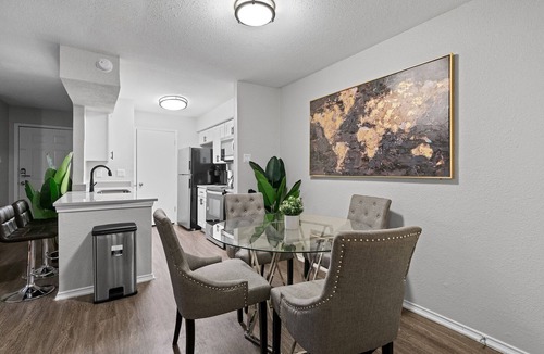 University Hills and Windsor Park Apartment | Beautiful 2BD/1BA in University Hills 11kb