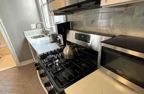 Harsimus Cove Apartment | Beautiful 2BR/1BA Apt close to NYC!