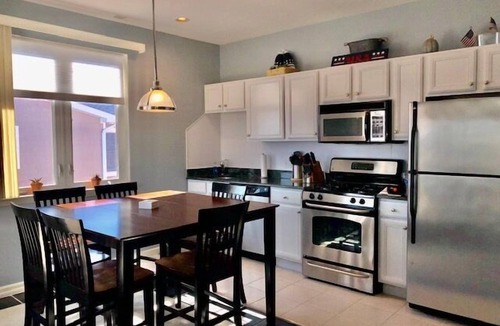 Wildwood Crest Condo | Beautiful 3 bedroom, 2 bath condo with pool in Wildwood Crest!